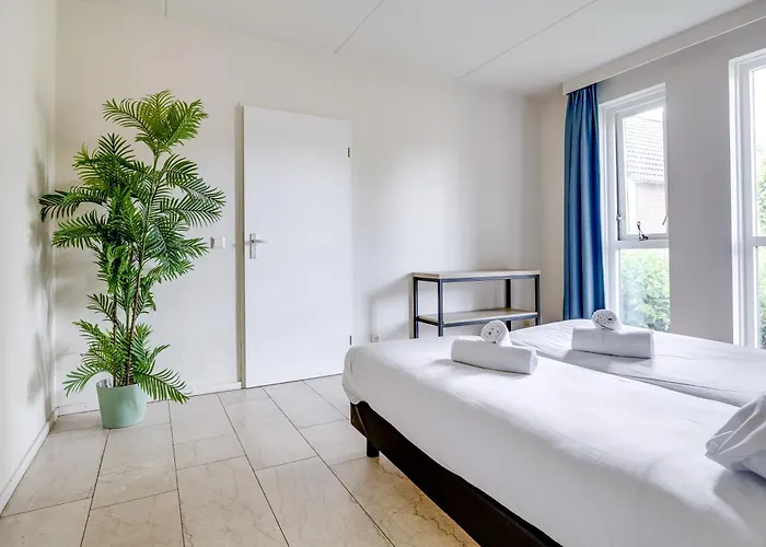 12 - Persoons Family Holiday home Ewijk